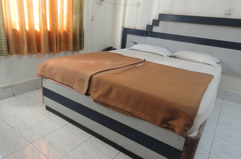 Deluxe Non AC Room at Hotel Raj, Aurangabad